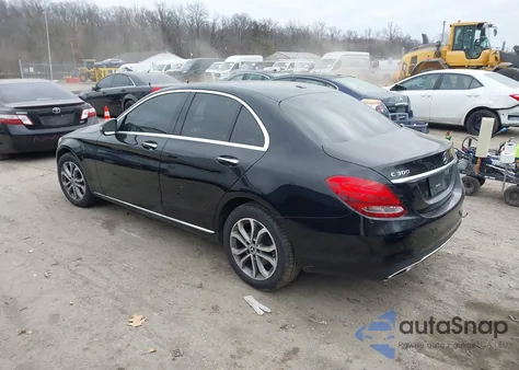 2018 Mercedes-Benz C 300 4Matic из США, поврежденный, VIN 55SWF4KB4JU245643